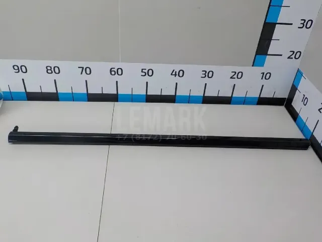Накладка стекла переднего левого