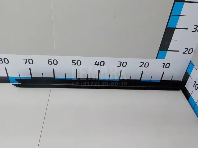 Накладка стекла переднего левого