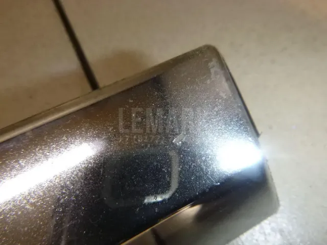 Молдинг передней левой двери