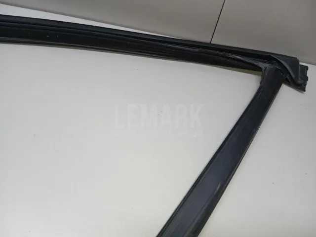 Уплотнитель стекла двери для  Chery M11 (A3/Boo) 2010-2015