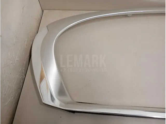 Накладка стекла заднего правого для  Chrysler LHS/New Yorker 1993-1998