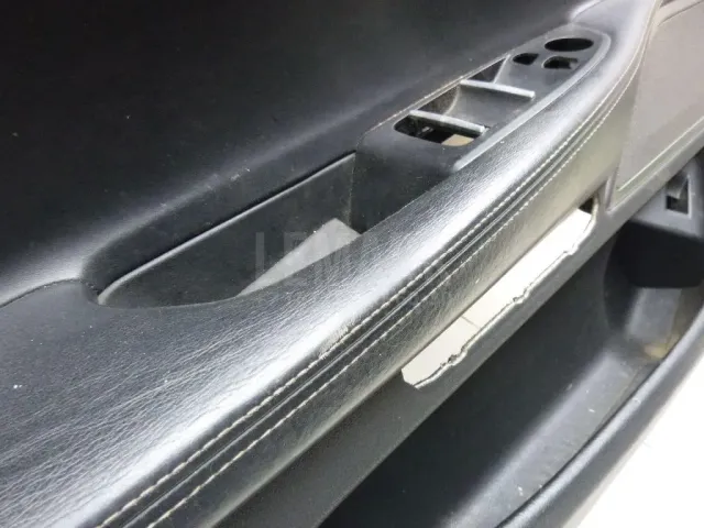Обшивка двери передней левой для  DAF XF 106 2014