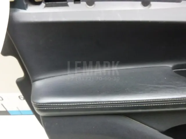 Обшивка двери передней левой для  DAF XF 106 2014