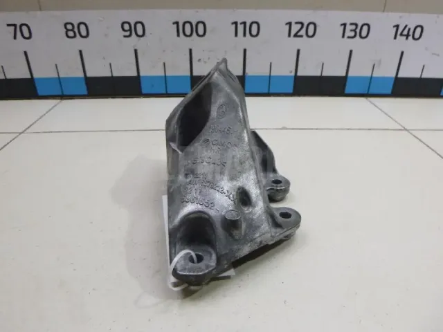 Кронштейн двигателя правый для  Ford C-MAX 2003-2010