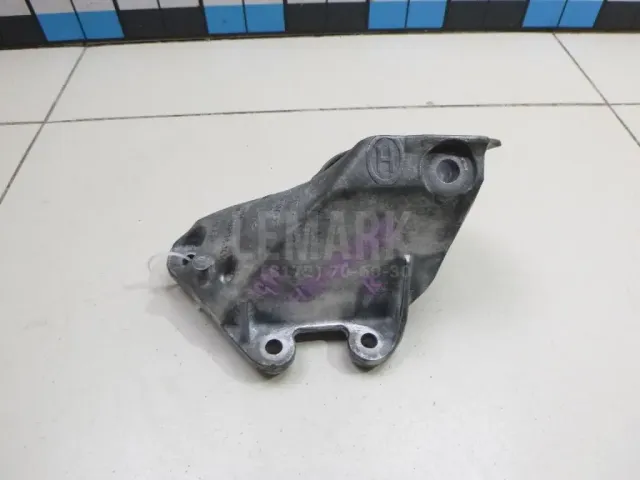 Кронштейн двигателя правый для  Ford C-MAX 2003-2010