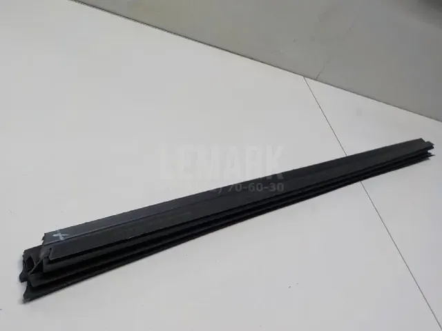 Накладка стекла заднего правого для  BMW 6-serie F12/F13 2010-2017