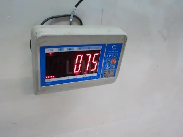 Накладка стекла заднего левого