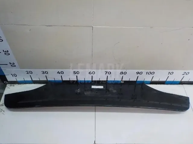 Накладка крышки багажника для  GM Pontiac Vibe 2002-2007