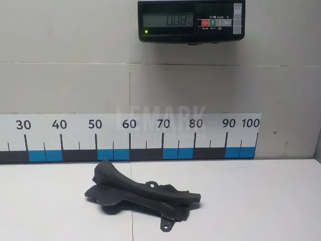 Уплотнитель капота