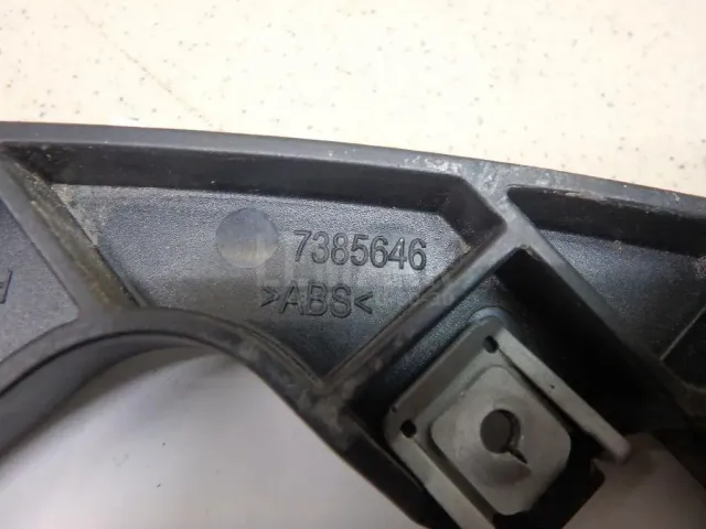 Кронштейн переднего бампера правый для  Ford Fusion 2002-2012