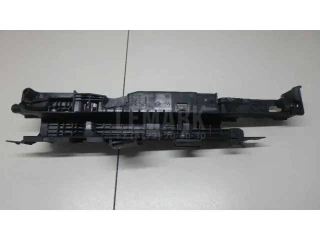 Кронштейн радиатора для  BMW 4-serie F32/F33/F82 2012-2020