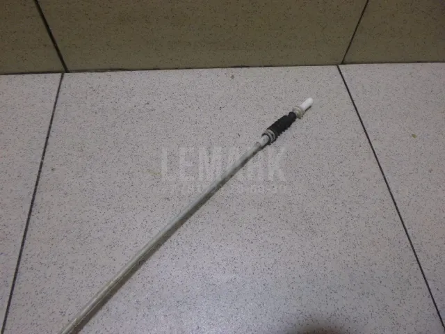 Трос открывания передней двери
