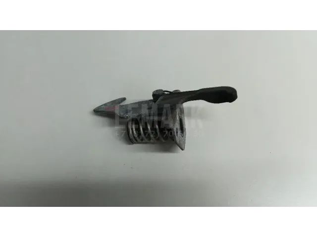Крючок капота для  Ford Kuga 2008-2012