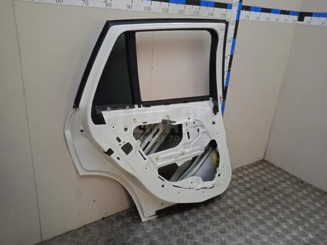 Дверь задняя левая