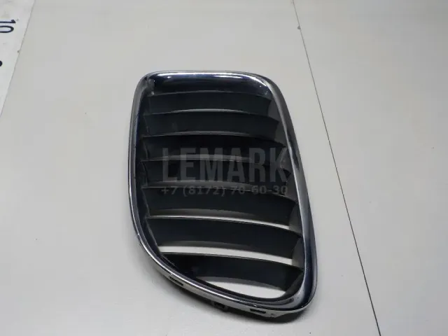 Решетка радиатора левая для  Ford Fiesta 1995-2001