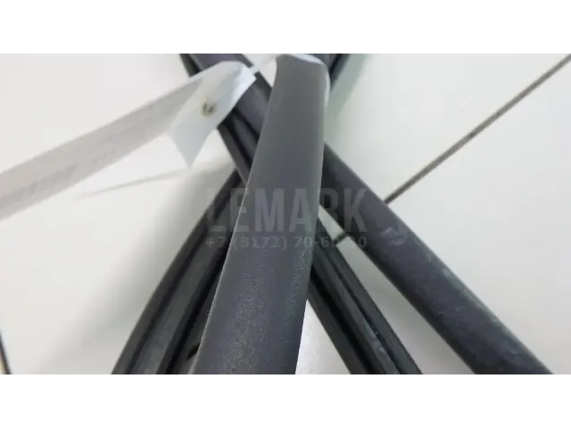 Уплотнитель капота для  Haval H6 2020