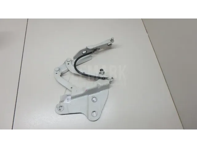 Петля капота левая для  BMW X1 E84 2009-2015