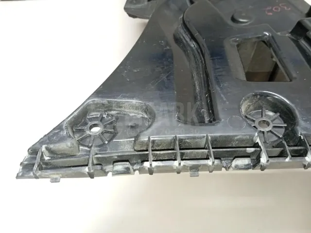 Кронштейн заднего бампера правый для  Ford C-MAX 2003-2010