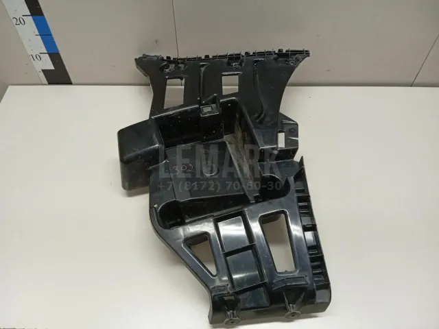 Кронштейн заднего бампера правый для  Ford C-MAX 2003-2010