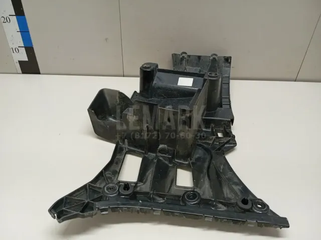 Кронштейн заднего бампера правый для  Ford C-MAX 2003-2010