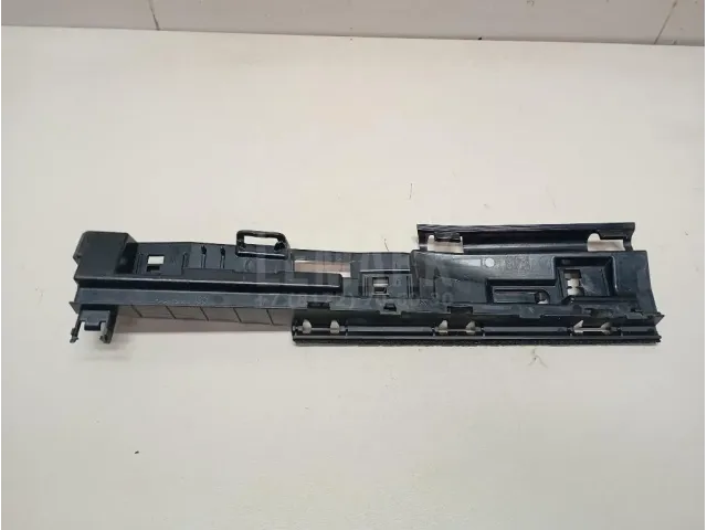 Кронштейн (сопут. товар) для  BMW 3-serie F30/F31/F80 2011-2020