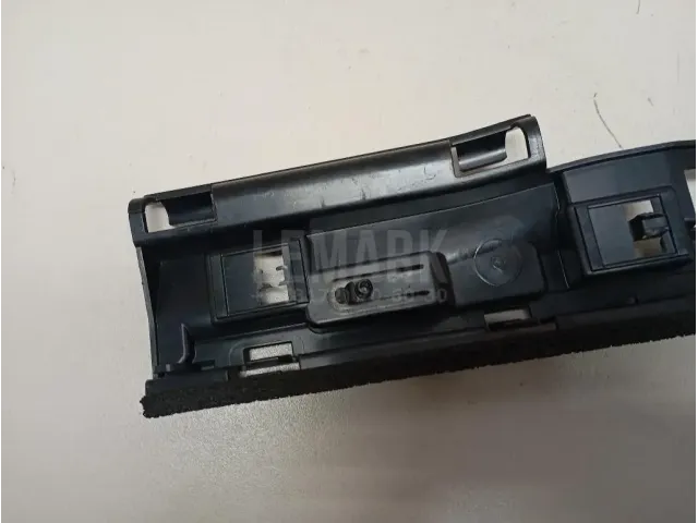 Кронштейн (сопут. товар) для  BMW 3-serie F30/F31/F80 2011-2020