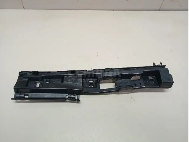 Кронштейн (сопут. товар) для  BMW 3-serie F30/F31/F80 2011-2020