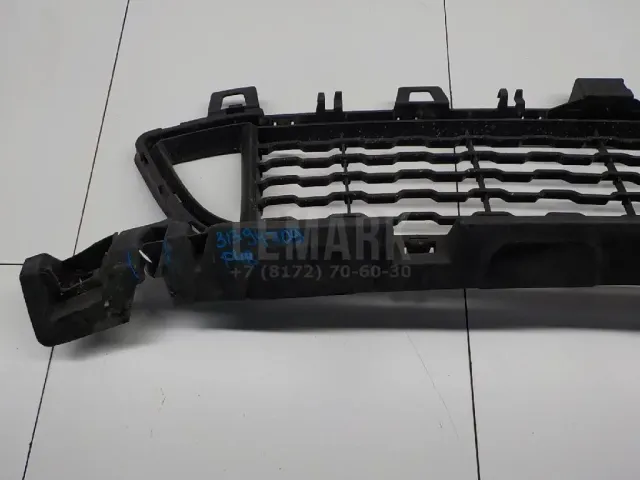 Решетка в бампер центральная для  Ford C-MAX 2003-2010