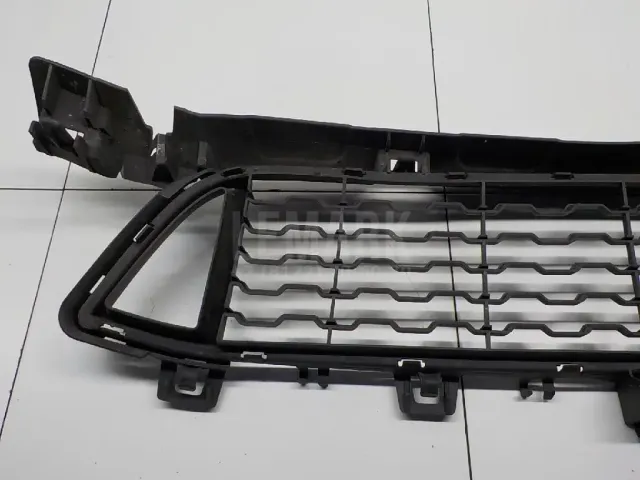 Решетка в бампер центральная для  Ford C-MAX 2003-2010