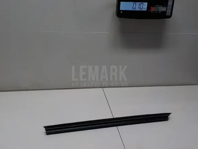 Накладка стекла заднего левого для  BMW X5 F15/F85 2013-2018