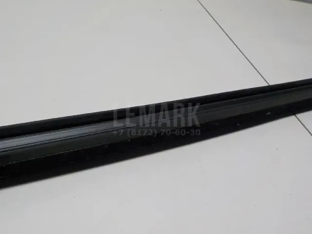 Накладка стекла заднего левого для  BMW X5 F15/F85 2013-2018
