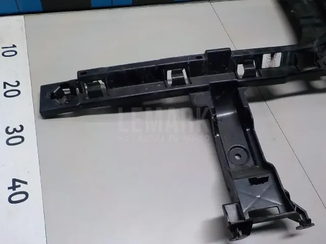 Кронштейн заднего бампера правый для  Ford C-MAX 2003-2010