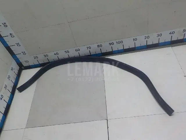 Уплотнитель капота для  Ford Fusion 2002-2012