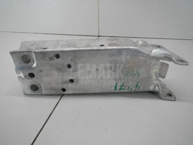 Кронштейн усилителя переднего бампера левый для  Ford C-MAX 2003-2010