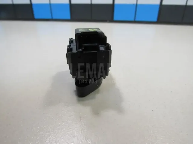 Кнопка центрального замка для  BMW 2-serie F22/F23/F87 2013-2020