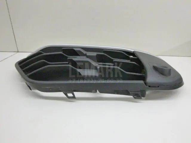 Решетка в бампер левая для  BMW 2-serie F22/F23/F87 2013-2020