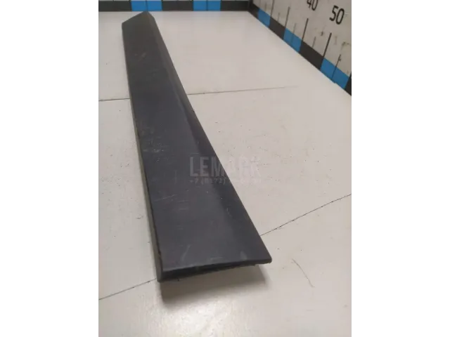 Накладка двери задней левой