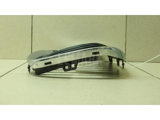 Решетка радиатора правая для  Citroen C5 2004-2008