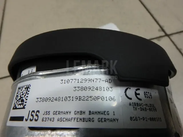 Подушка безопасности в рулевое колесо