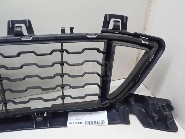 Решетка в бампер центральная для  Great Wall Hover M2 2010-2014