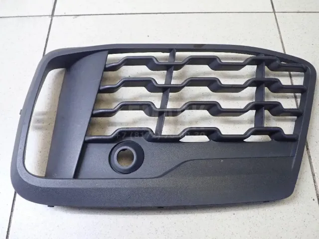 Решетка в бампер левая для  BMW 7-serie G11/G12 2015-2022