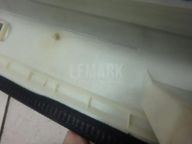 Обшивка стойки для  GM Pontiac Aztek 2001-2005
