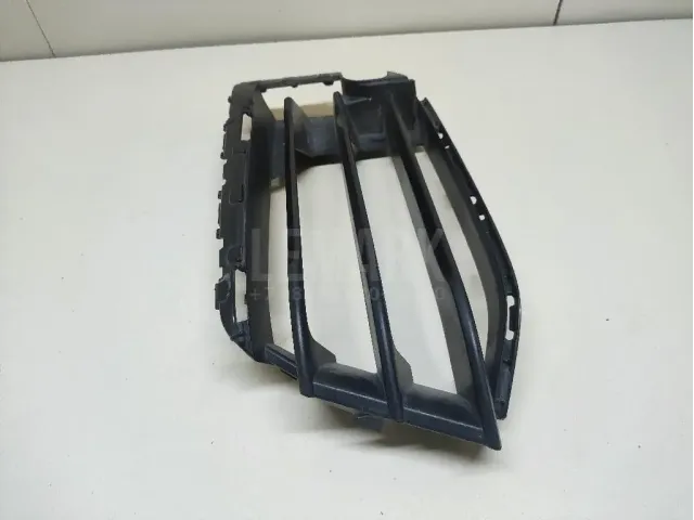 Решетка в бампер левая для  BMW 7-serie G11/G12 2015-2022