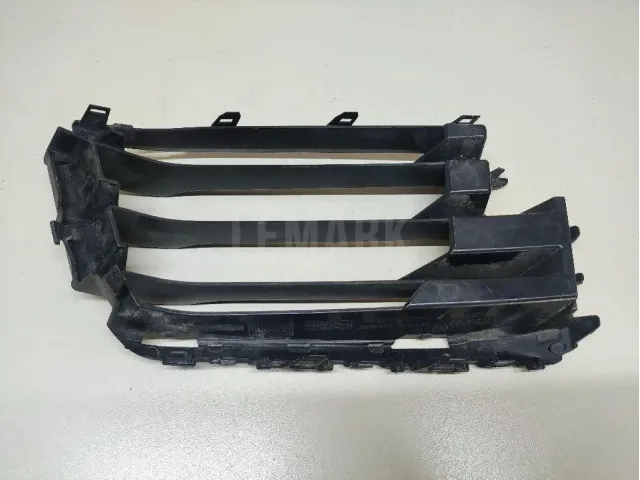 Решетка в бампер левая для  BMW 7-serie G11/G12 2015-2022