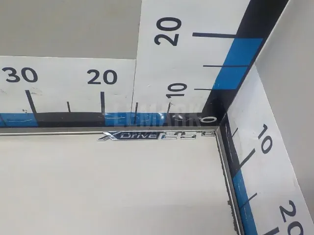 Эмблема на крышку багажника