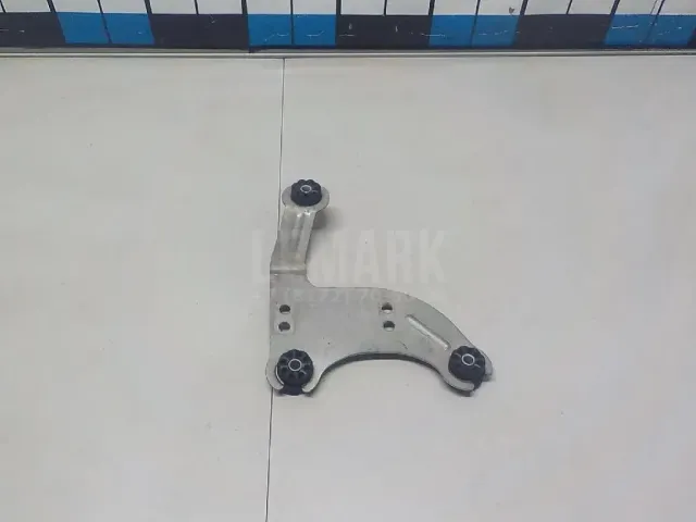 Кронштейн (сопут. товар) для  BMW 2-serie F22/F23/F87 2013-2020
