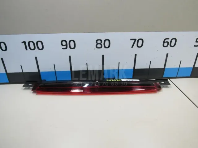 Фонарь задний (стоп сигнал) для  GM Pontiac Vibe 2002-2007