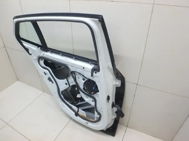 Дверь задняя левая для  BMW X3 E83 2004-2010