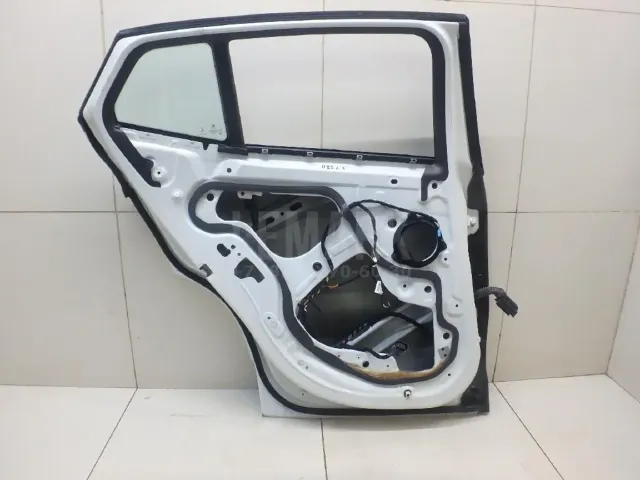 Дверь задняя левая для  BMW X3 E83 2004-2010