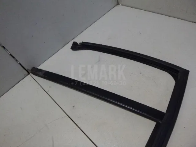 Уплотнитель стекла двери для  Ford S-MAX 2006-2015